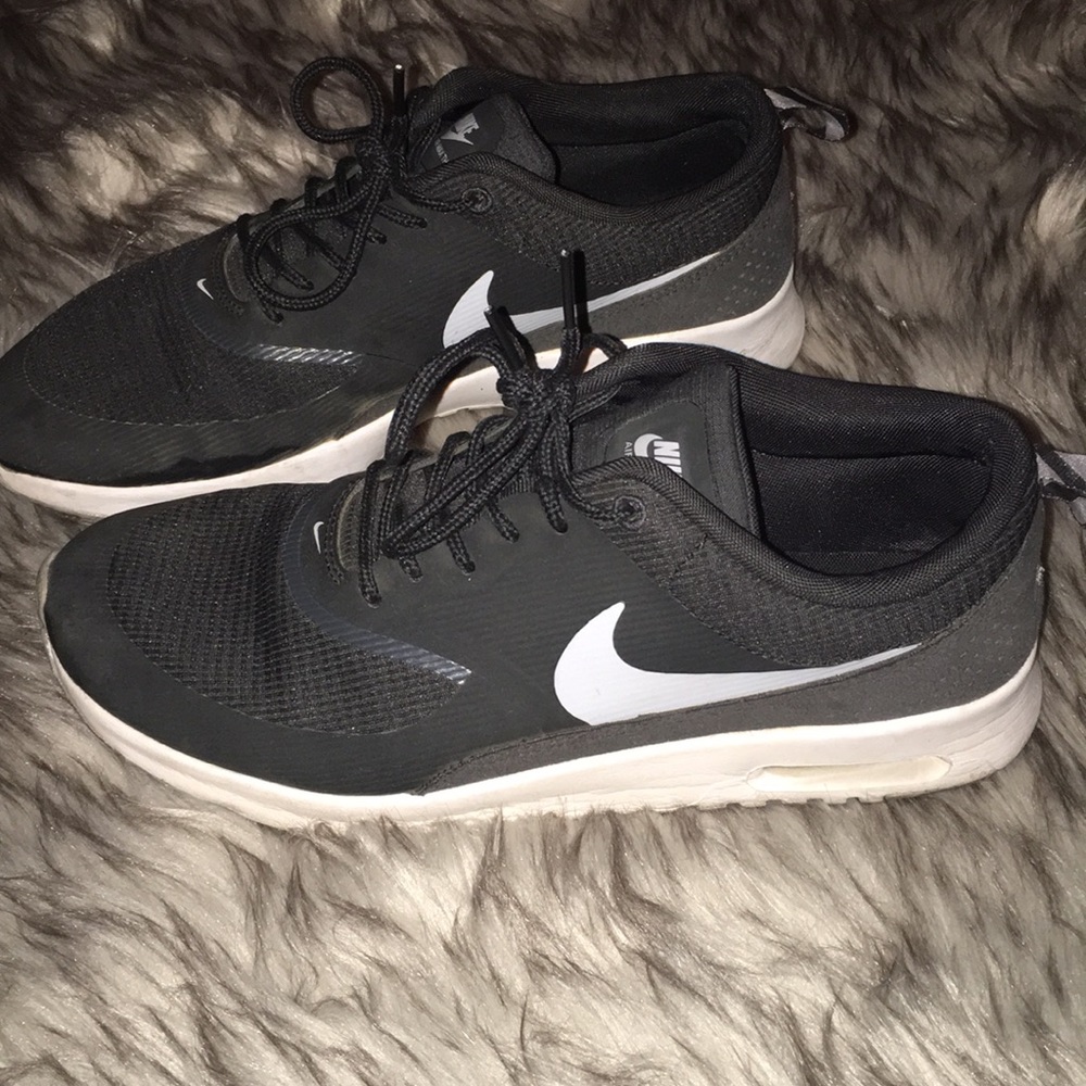 Make me offers! Nike air max Thea.